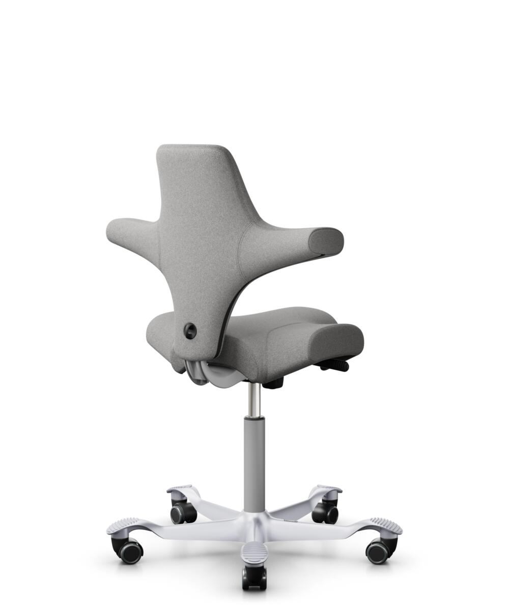 HÅG Capisco 8106 - Cura Loop (Gabriel) - Gerecycled Polyester - CLP60110 Light grey - Framekleur - Zilver - Gasveer - 200 mm (Zithoogte 46-64cm) - Vloercontact - Harde wielen t.b.v. zachte vloeren - Voetenring - Nee, geen voetenring - Voetster - Nee, v... - 3