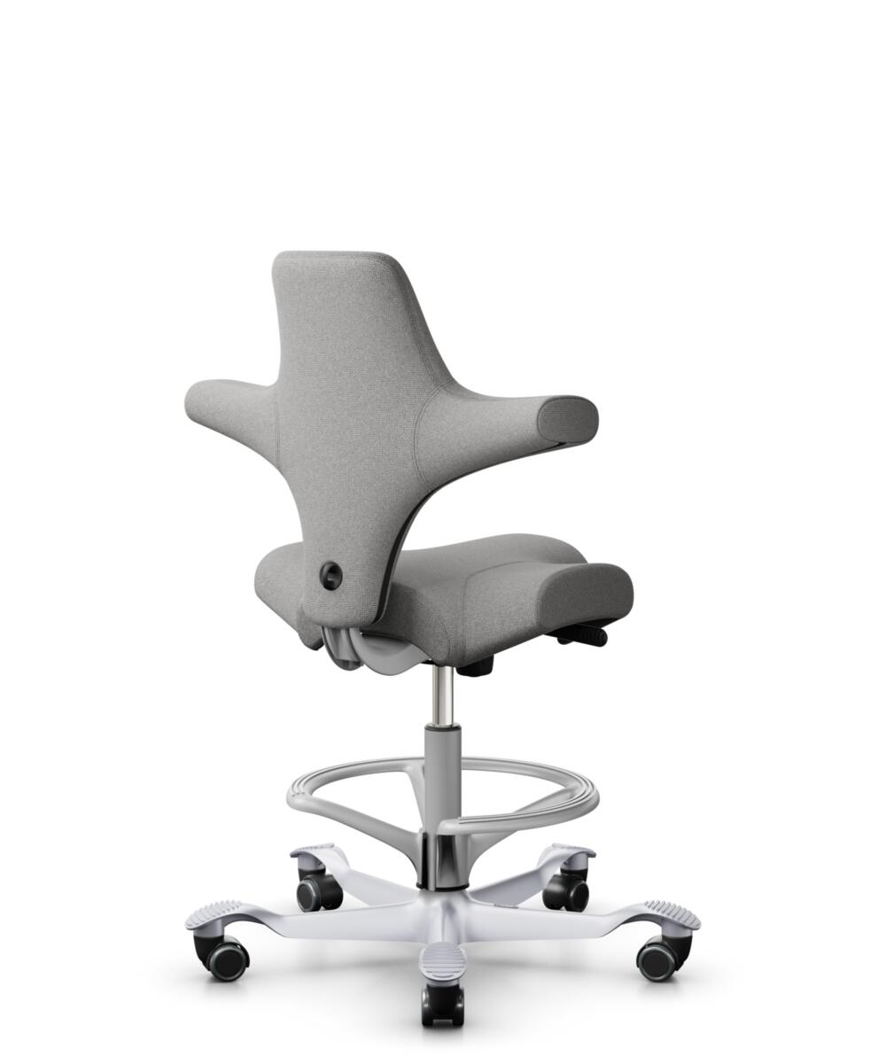 HÅG Capisco 8106 - Cura Loop (Gabriel) - Gerecycled Polyester - CLP60110 Light grey - Framekleur - Zilver - Gasveer - 265 mm (Zithoogte 53-79cm) - Vloercontact - Harde wielen t.b.v. zachte vloeren - Voetenring - Ja, in framekleur - Voetster - Nee, voet... - 3