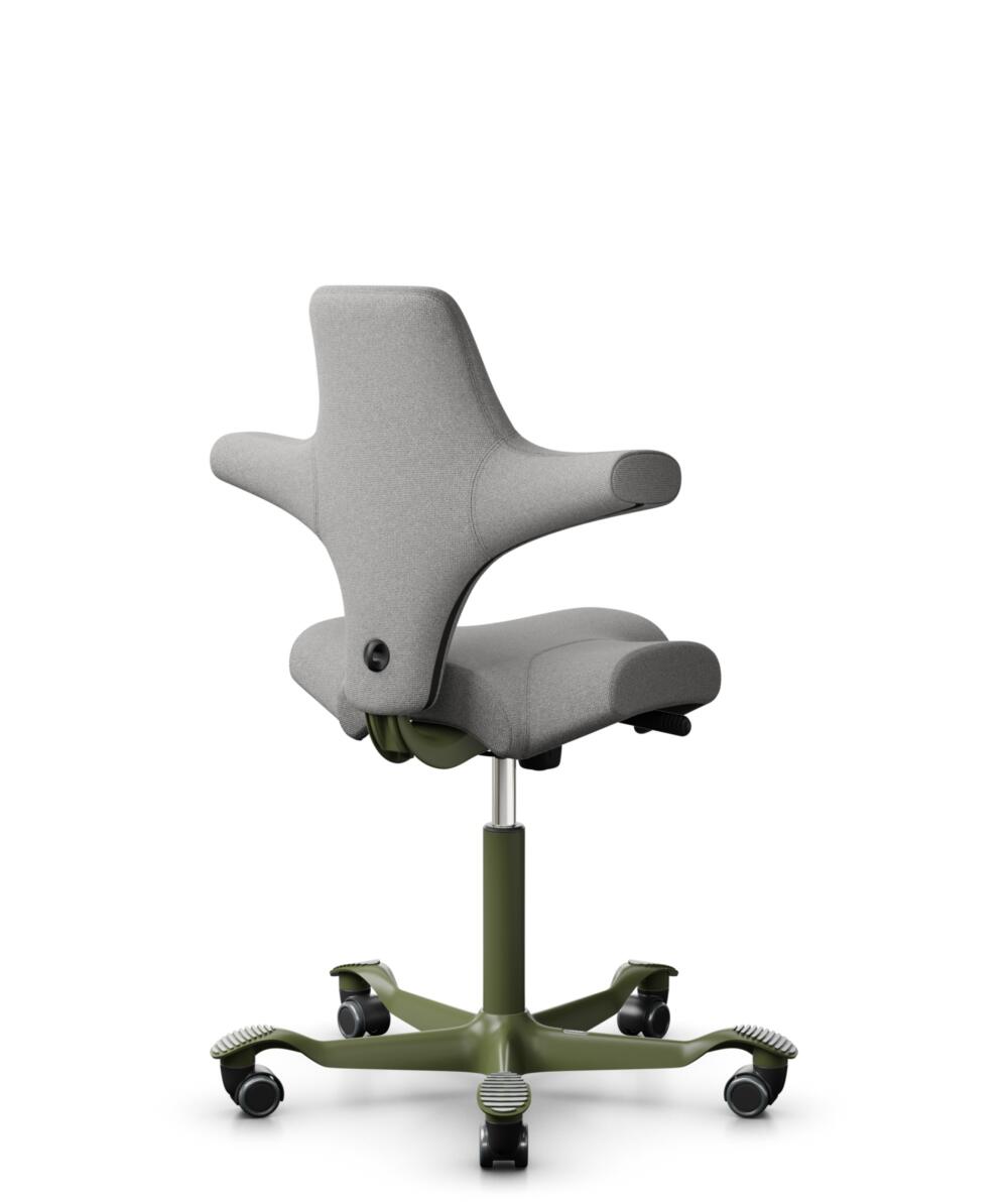 HÅG Capisco 8106 - Cura Loop (Gabriel) - Gerecycled Polyester - CLP60110 Light grey - Framekleur - Moss Grey - Gasveer - 265 mm (Zithoogte 53-79cm) - Vloercontact - Zachte wielen t.b.v. harde vloeren - Voetenring - Nee, geen voetenring - Voetster - Nee... - 3