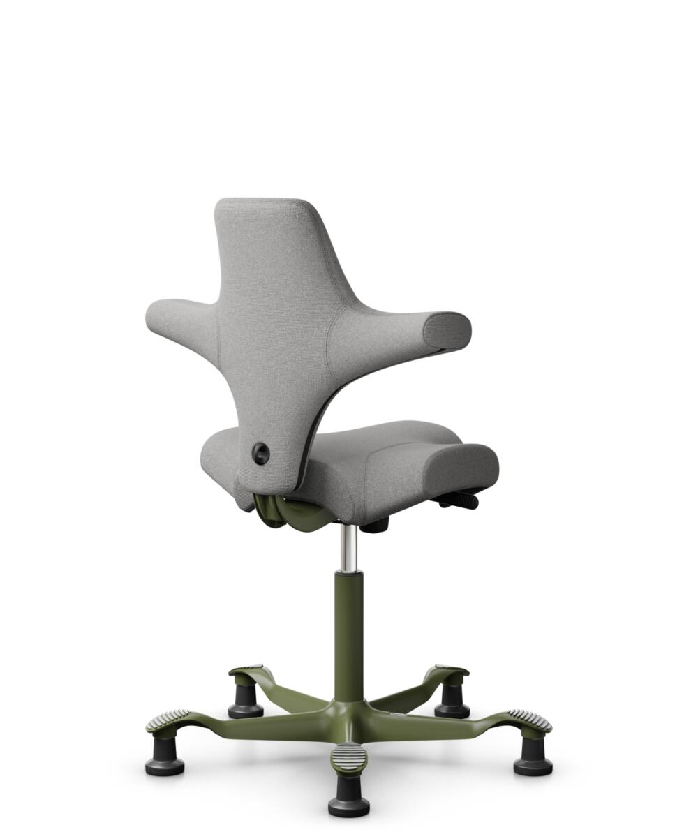 HÅG Capisco 8106 - Cura Loop (Gabriel) - Gerecycled Polyester - CLP60110 Light grey - Framekleur - Moss Grey - Gasveer - 265 mm (Zithoogte 53-79cm) - Vloercontact - Glijdoppen - Voetenring - Nee, geen voetenring - Voetster - Nee, voetster in framekleur - 3