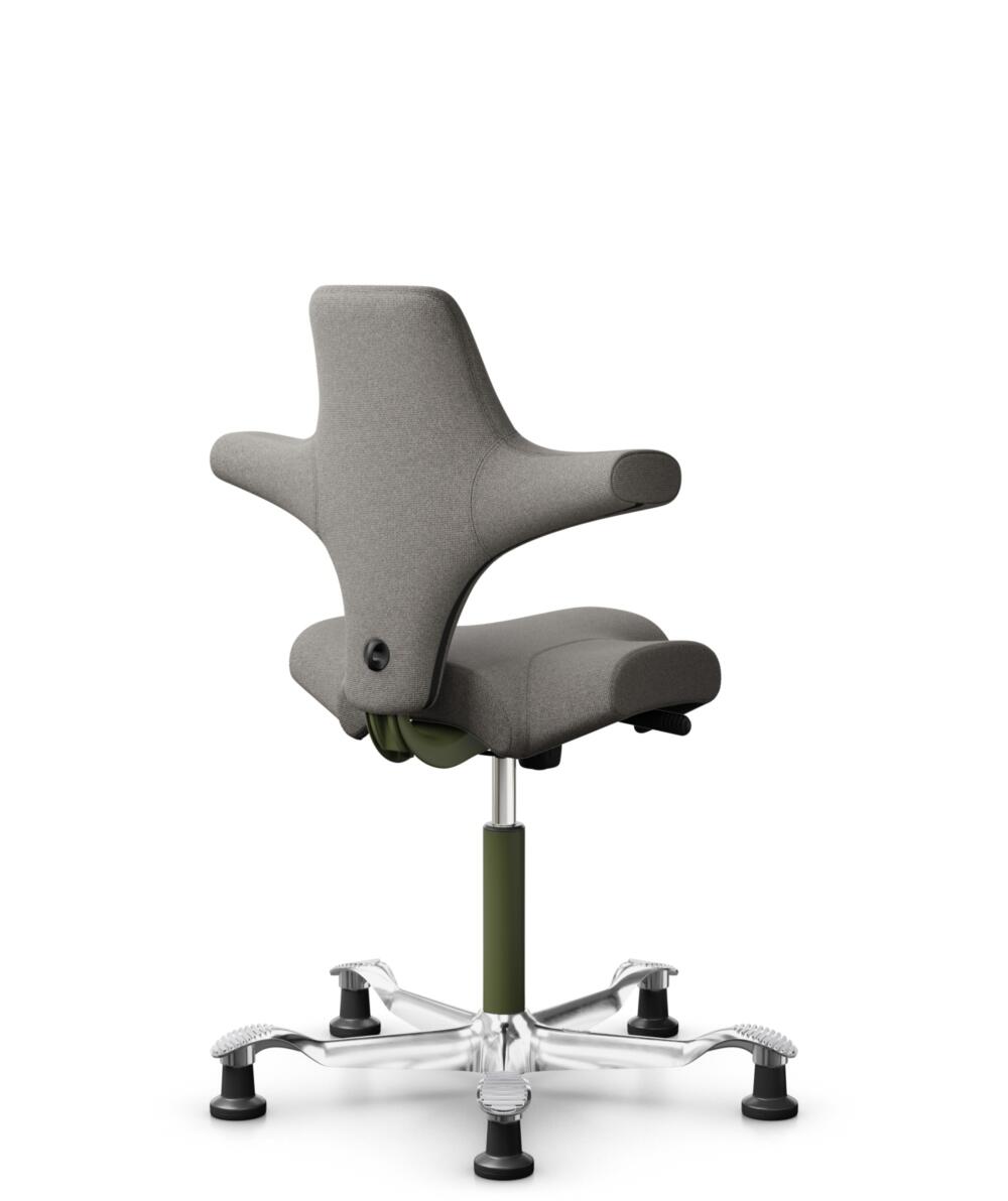 HÅG Capisco 8106 - Cura Loop (Gabriel) - Gerecycled Polyester - CLP61168 Beige-grey - Framekleur - Moss Grey - Gasveer - 150 mm (Zithoogte 40-55cm) - Vloercontact - Glijdoppen - Voetenring - Nee, geen voetenring - Voetster - Ja, voetster in gepolijst a... - 3