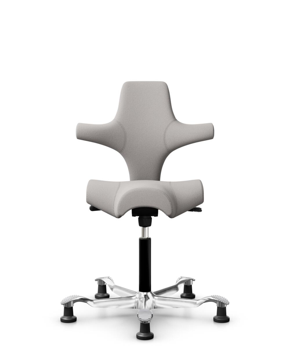 HÅG Capisco 8106 - Oceanic (Camira) - Gerecycled Polyester - OCI014 - Light beige - Framekleur - Zwart - Gasveer - 200 mm (Zithoogte 46-64cm) - Vloercontact - Glijdoppen - Voetenring - Nee, geen voetenring - Voetster - Ja, voetster in gepolijst aluminium - 1