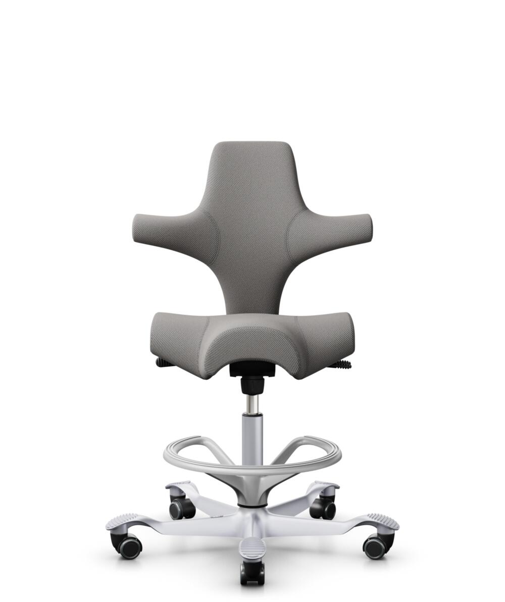 HÅG Capisco 8106 - Oceanic (Camira) - Gerecycled Polyester - OCI008 - Warm grey - Framekleur - Zilver - Gasveer - 265 mm (Zithoogte 53-79cm) - Vloercontact - Harde wielen t.b.v. zachte vloeren - Voetenring - Ja, in framekleur - Voetster - Nee, voetster... - 1