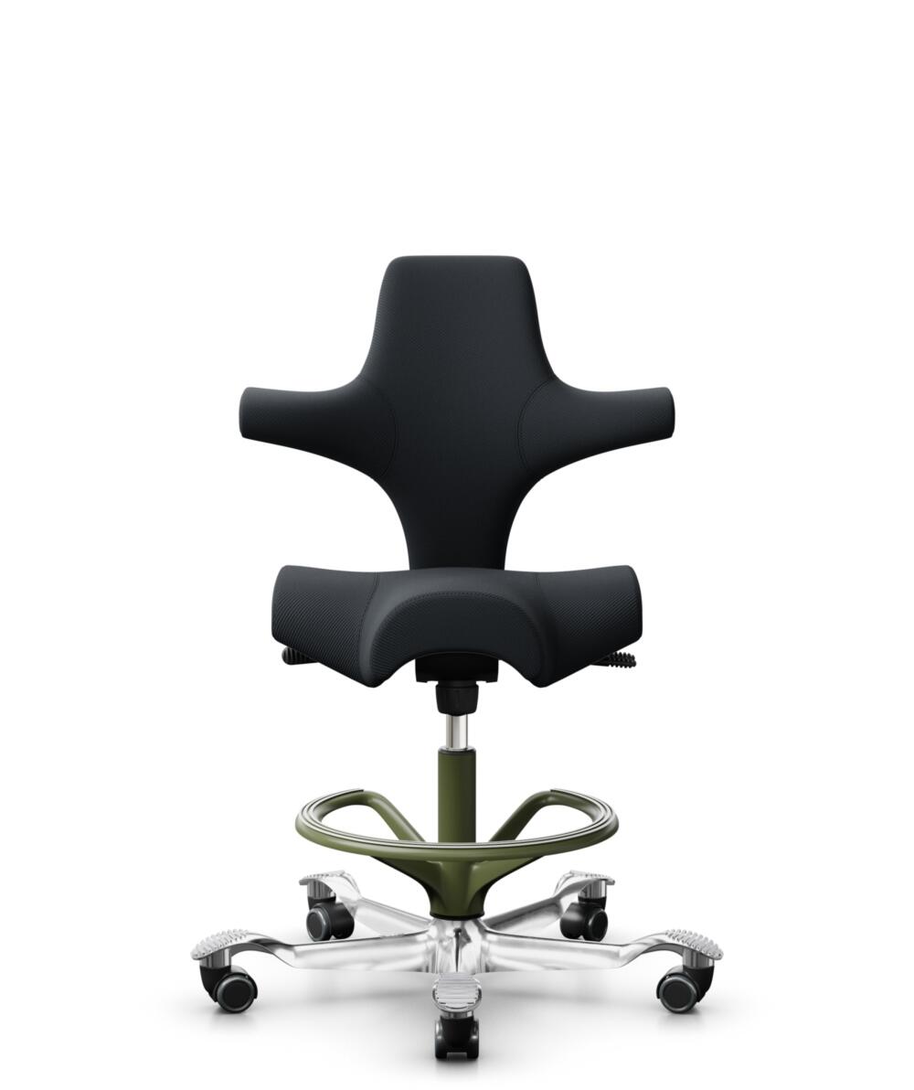 HÅG Capisco 8106 - Oceanic (Camira) - Gerecycled Polyester - OCI001 - Black - Framekleur - Moss Grey - Gasveer - 200 mm (Zithoogte 46-64cm) - Vloercontact - Harde wielen t.b.v. zachte vloeren - Voetenring - Ja, in framekleur - Voetster - Ja, voetster i... - 1