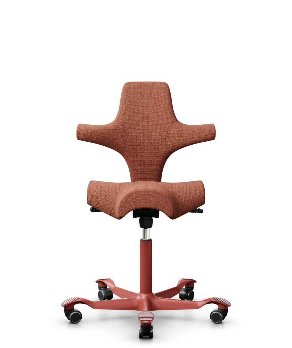 HÅG Capisco 8106 - Sirdal (GU) - Wol - SRD630 - Brick red - Framekleur - Blush Rose - Gasveer - 200 mm (Zithoogte 46-64cm) - Vloercontact - Harde wielen t.b.v. zachte vloeren - Voetenring - Nee, geen voetenring - Voetster - Nee, voetster in framekleur - 1