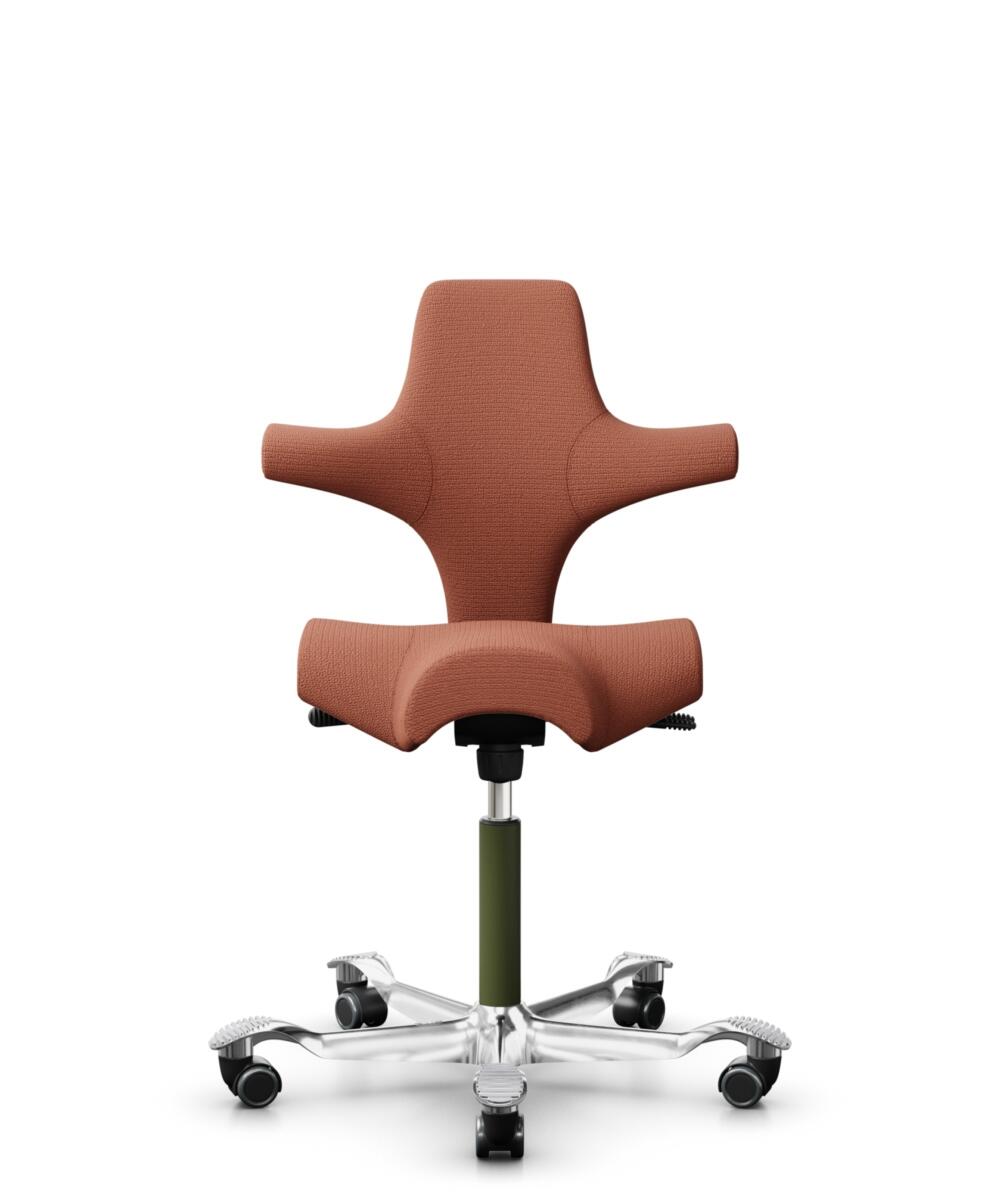 HÅG Capisco 8106 - Sirdal (GU) - Wol - SRD630 - Brick red - Framekleur - Moss Grey - Gasveer - 200 mm (Zithoogte 46-64cm) - Vloercontact - Zachte wielen t.b.v. harde vloeren - Voetenring - Nee, geen voetenring - Voetster - Ja, voetster in gepolijst alu... - 1