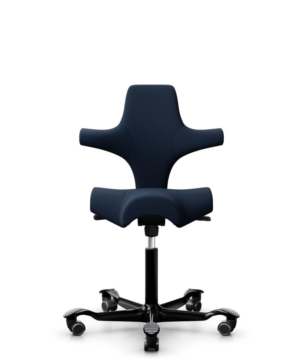 HÅG Capisco 8106 - Sirdal (GU) - Wol - SRD780 Dark blue - Framekleur - Zwart - Gasveer - 150 mm (Zithoogte 40-55cm) - Vloercontact - Zachte wielen t.b.v. harde vloeren - Voetenring - Nee, geen voetenring - Voetster - Nee, voetster in framekleur - 1
