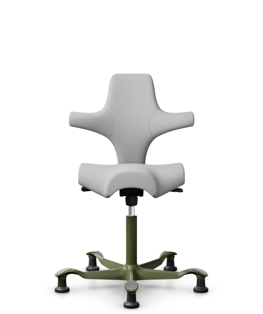 HÅG Capisco 8106 - Steelcut Trio 3 (Kvadrat) - Wol / Polyamide - STT133 - Light grey - Framekleur - Moss Grey - Gasveer - 150 mm (Zithoogte 40-55cm) - Vloercontact - Glijdoppen - Voetenring - Nee, geen voetenring - Voetster - Nee, voetster in framekleur - 1