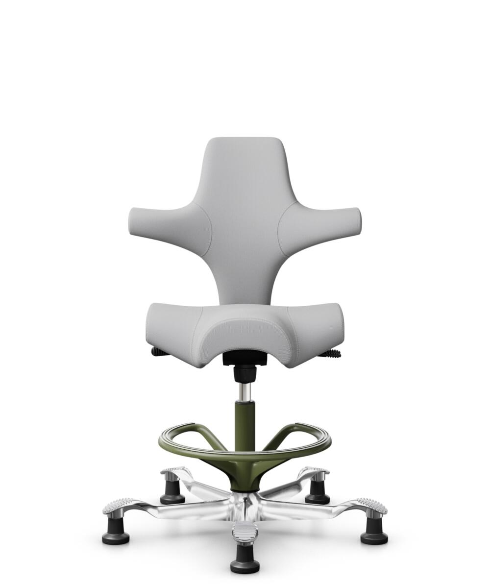 HÅG Capisco 8106 - Steelcut Trio 3 (Kvadrat) - Wol / Polyamide - STT133 - Light grey - Framekleur - Moss Grey - Gasveer - 200 mm (Zithoogte 46-64cm) - Vloercontact - Glijdoppen - Voetenring - Ja, in framekleur - Voetster - Ja, voetster in gepolijst alu... - 1