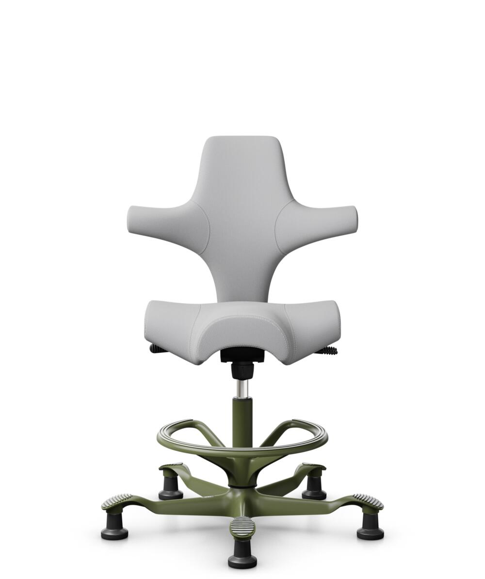 HÅG Capisco 8106 - Steelcut Trio 3 (Kvadrat) - Wol / Polyamide - STT133 - Light grey - Framekleur - Moss Grey - Gasveer - 265 mm (Zithoogte 53-79cm) - Vloercontact - Glijdoppen - Voetenring - Ja, in framekleur - Voetster - Nee, voetster in framekleur - 1