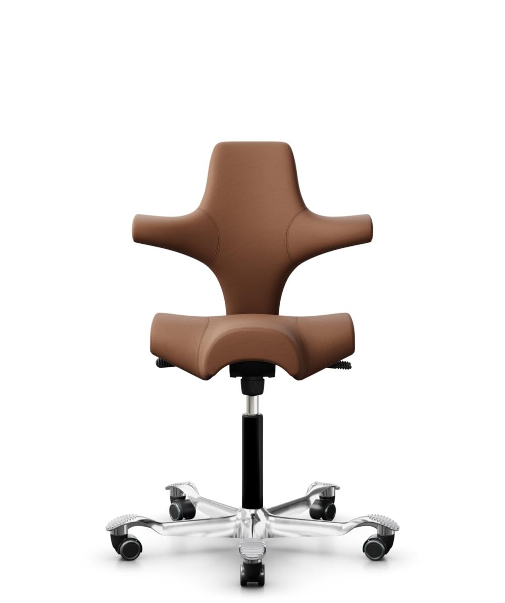 HÅG Capisco 8106 - Elmosoft (Elmo) - Semi-aniline Leder - EL33004 - Cognac - Framekleur - Zwart - Gasveer - 150 mm (Zithoogte 40-55cm) - Vloercontact - Harde wielen t.b.v. zachte vloeren - Voetenring - Nee, geen voetenring - Voetster - Ja, voetster in ... - 1