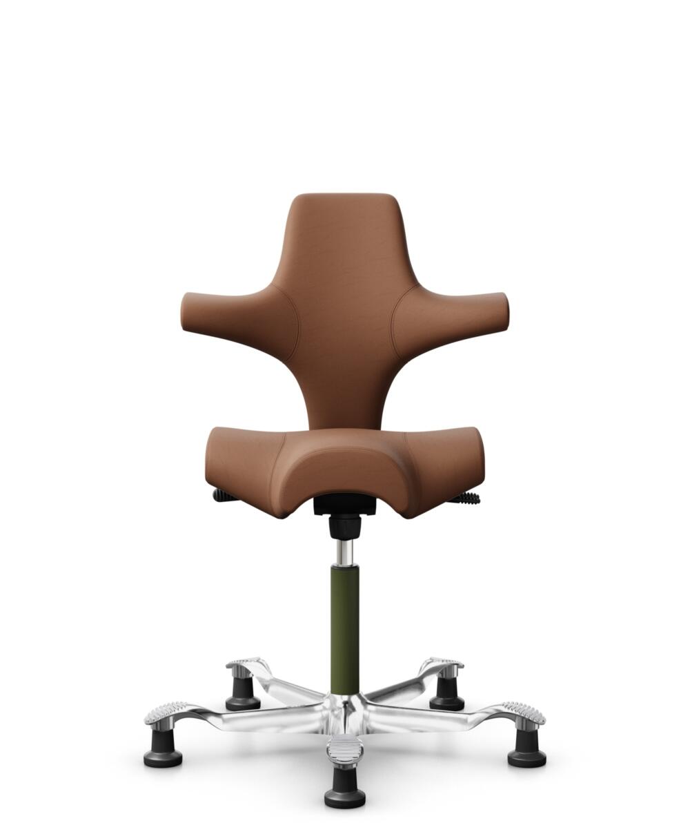 HÅG Capisco 8106 - Elmosoft (Elmo) - Semi-aniline Leder - EL33004 - Cognac - Framekleur - Moss Grey - Gasveer - 150 mm (Zithoogte 40-55cm) - Vloercontact - Glijdoppen - Voetenring - Nee, geen voetenring - Voetster - Ja, voetster in gepolijst aluminium - 3