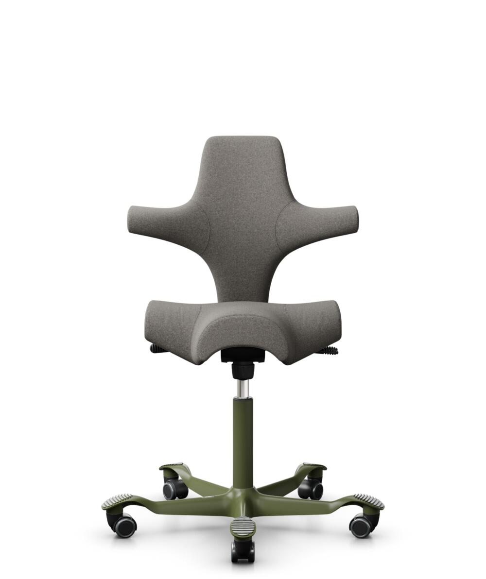 HÅG Capisco 8106 - Cura Loop (Gabriel) - Gerecycled Polyester - CLP61168 Beige-grey - Framekleur - Moss Grey - Gasveer - 265 mm (Zithoogte 53-79cm) - Vloercontact - Zachte wielen t.b.v. harde vloeren - Voetenring - Nee, geen voetenring - Voetster - Nee... - 1