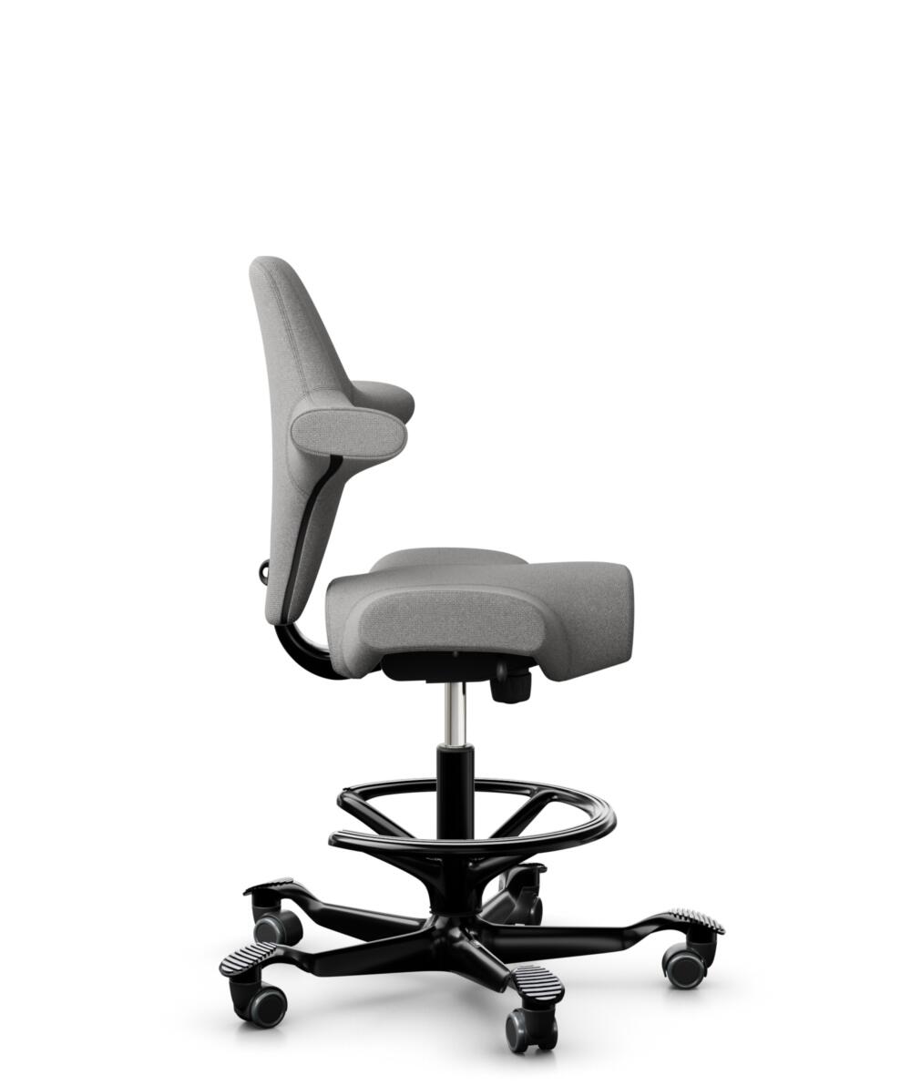 HÅG Capisco 8106 - Cura Loop (Gabriel) - Gerecycled Polyester - CLP60110 Light grey - Framekleur - Zwart - Gasveer - 200 mm (Zithoogte 46-64cm) - Vloercontact - Zachte wielen t.b.v. harde vloeren - Voetenring - Ja, in framekleur - Voetster - Nee, voets... - 2