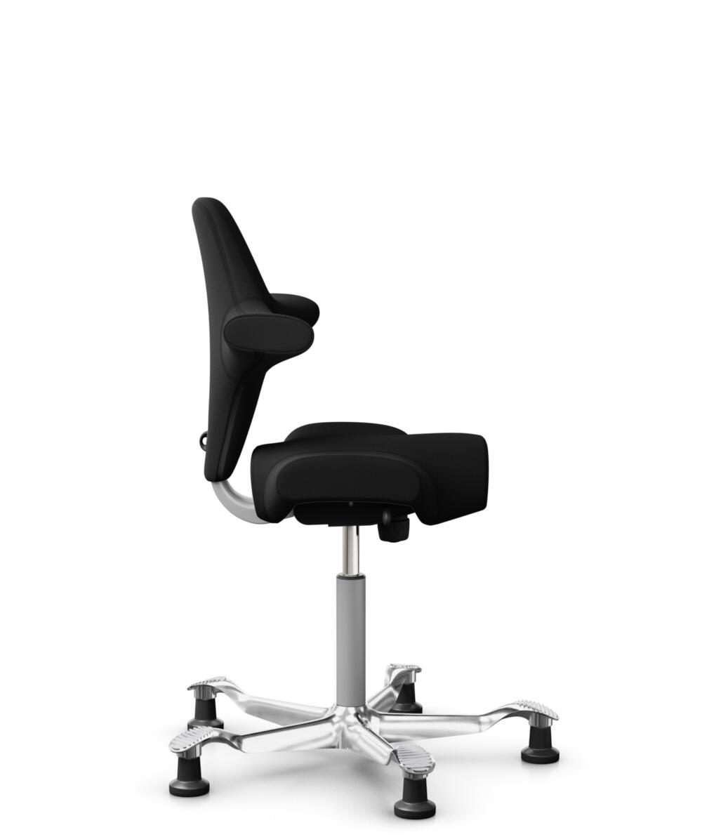 HÅG Capisco 8106 - Xtreme (Camira) - Gerecycled Polyester - EXR009 - Black - Framekleur - Zilver - Gasveer - 150 mm (Zithoogte 40-55cm) - Vloercontact - Glijdoppen - Voetenring - Nee, geen voetenring - Voetster - Ja, voetster in gepolijst aluminium - 2