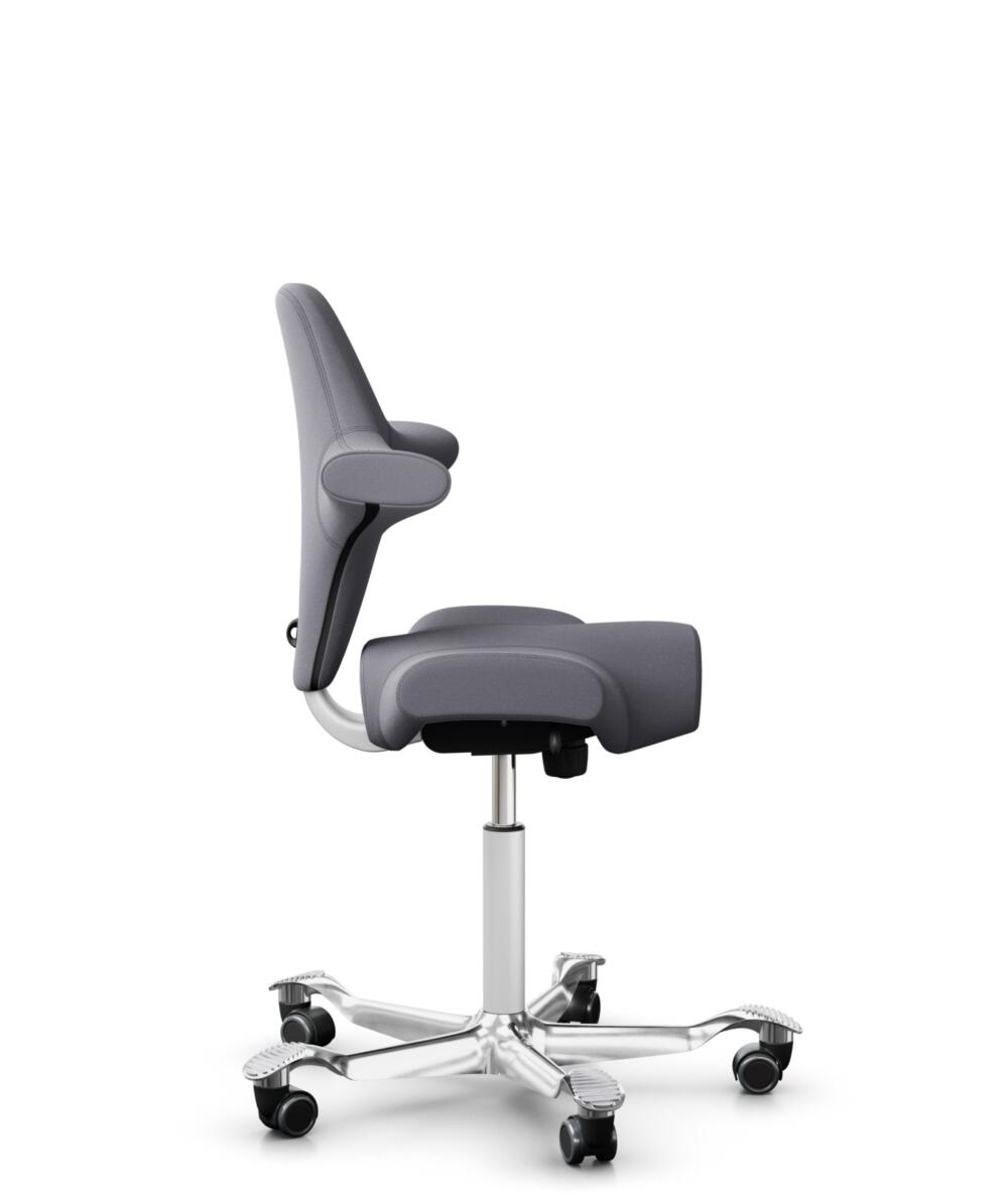 HÅG Capisco 8106 - Xtreme (Camira) - Gerecycled Polyester - EXR081 - Grey - Framekleur - Wit - Gasveer - 150 mm (Zithoogte 40-55cm) - Vloercontact - Harde wielen t.b.v. zachte vloeren - Voetenring - Nee, geen voetenring - Voetster - Ja, voetster in gep... - 2