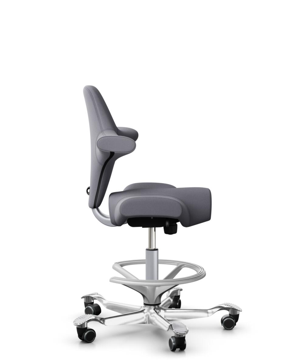 HÅG Capisco 8106 - Xtreme (Camira) - Gerecycled Polyester - EXR081 - Grey - Framekleur - Zilver - Gasveer - 265 mm (Zithoogte 53-79cm) - Vloercontact - Zachte wielen t.b.v. harde vloeren - Voetenring - Ja, in framekleur - Voetster - Ja, voetster in gep... - 2