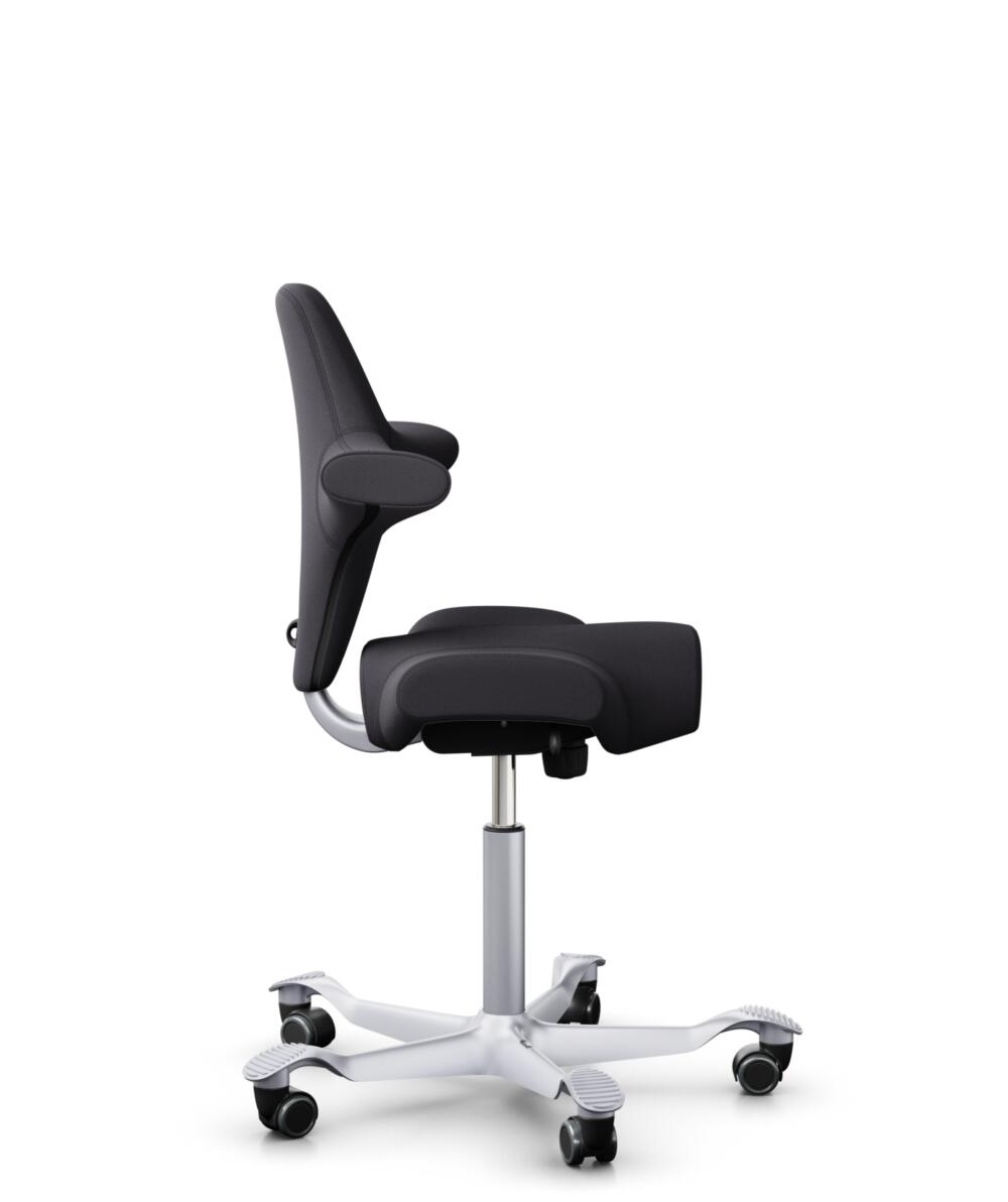HÅG Capisco 8106 - Xtreme (Camira) - Gerecycled Polyester - EXR145 - Charcoal - Framekleur - Zilver - Gasveer - 150 mm (Zithoogte 40-55cm) - Vloercontact - Harde wielen t.b.v. zachte vloeren - Voetenring - Nee, geen voetenring - Voetster - Nee, voetste... - 2
