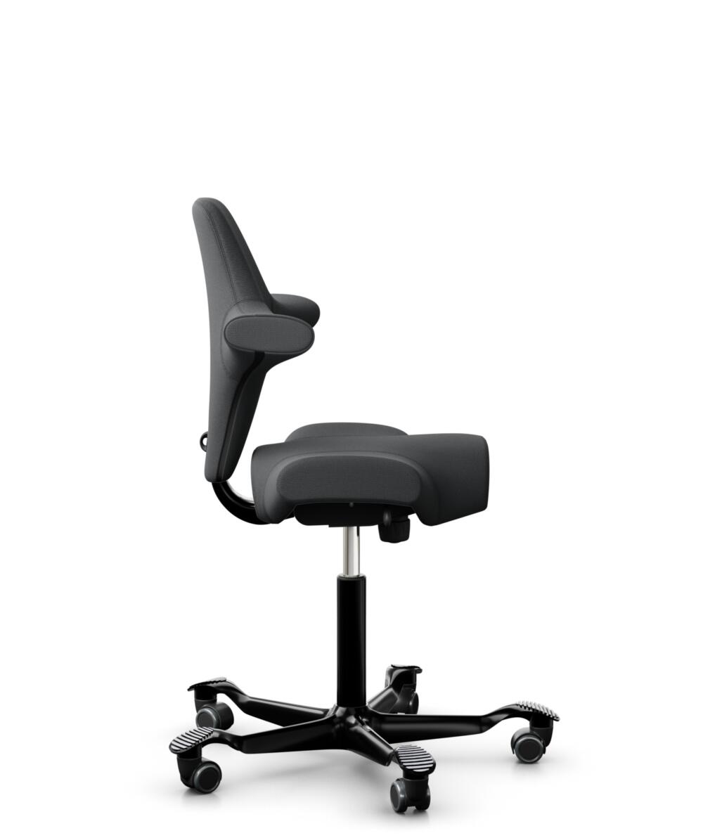 HÅG Capisco 8106 - Select (Gabriel) - Wol / Polyamide - SC60134 - Dark Grey - Framekleur - Zwart - Gasveer - 150 mm (Zithoogte 40-55cm) - Vloercontact - Harde wielen t.b.v. zachte vloeren - Voetenring - Nee, geen voetenring - Voetster - Nee, voetster i... - 2