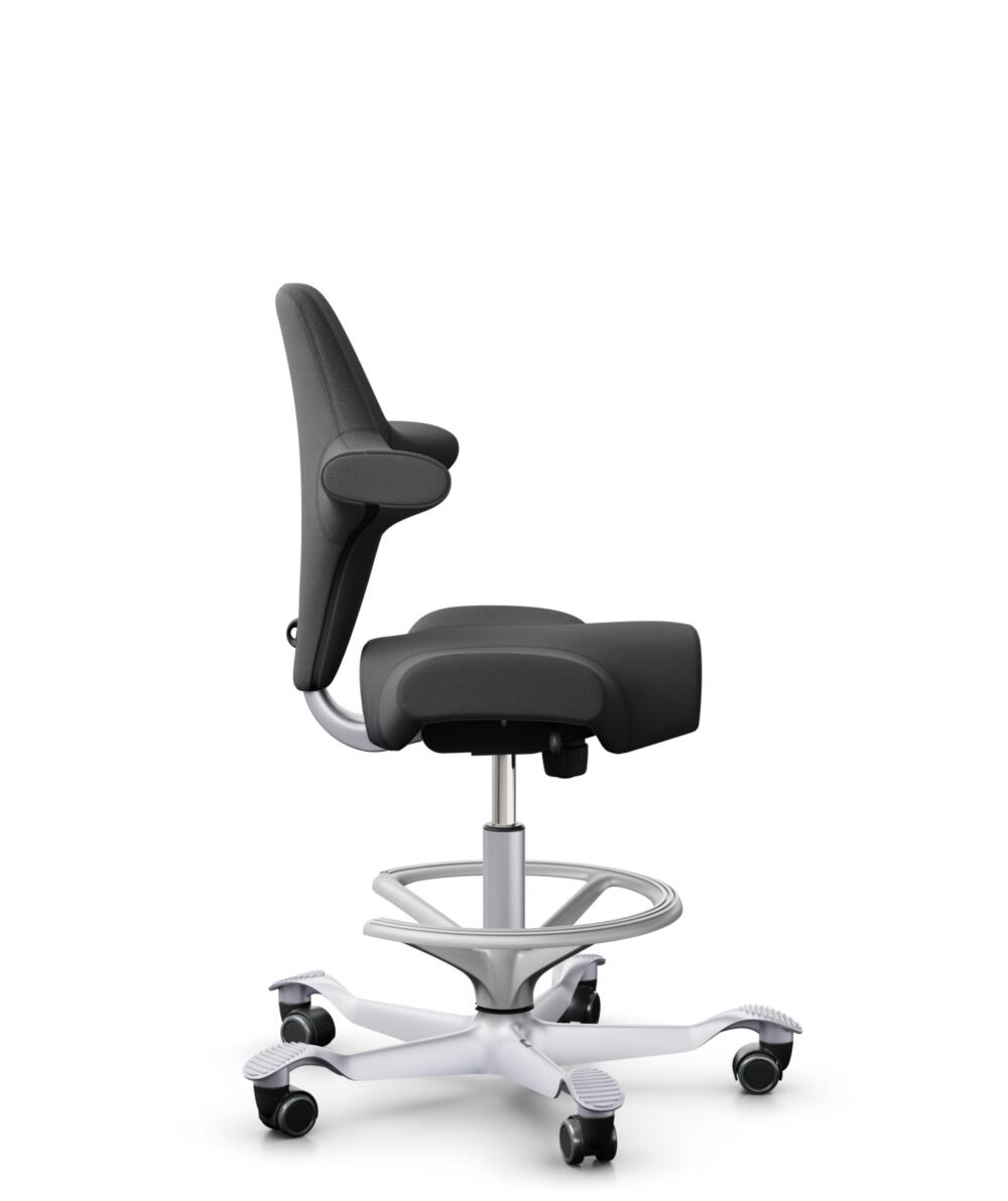 HÅG Capisco 8106 - Select (Gabriel) - Wol / Polyamide - SC60134 - Dark Grey - Framekleur - Zilver - Gasveer - 200 mm (Zithoogte 46-64cm) - Vloercontact - Harde wielen t.b.v. zachte vloeren - Voetenring - Ja, in framekleur - Voetster - Nee, voetster in ... - 2