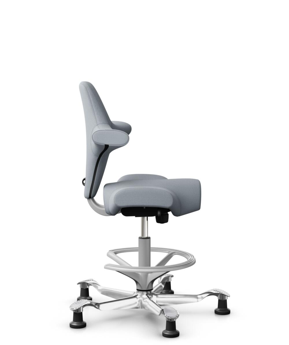 HÅG Capisco 8106 - Select (Gabriel) - Wol / Polyamide - SC60139 - Light grey - Framekleur - Blush Rose - Gasveer - 265 mm (Zithoogte 53-79cm) - Vloercontact - Glijdoppen - Voetenring - Ja, in framekleur - Voetster - Ja, voetster in gepolijst aluminium - 2