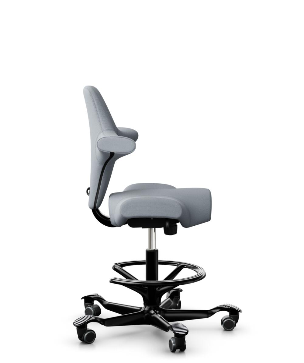 HÅG Capisco 8106 - Select (Gabriel) - Wol / Polyamide - SC60139 - Light grey - Framekleur - Moss Grey - Gasveer - 265 mm (Zithoogte 53-79cm) - Vloercontact - Zachte wielen t.b.v. harde vloeren - Voetenring - Ja, in framekleur - Voetster - Nee, voetster... - 2