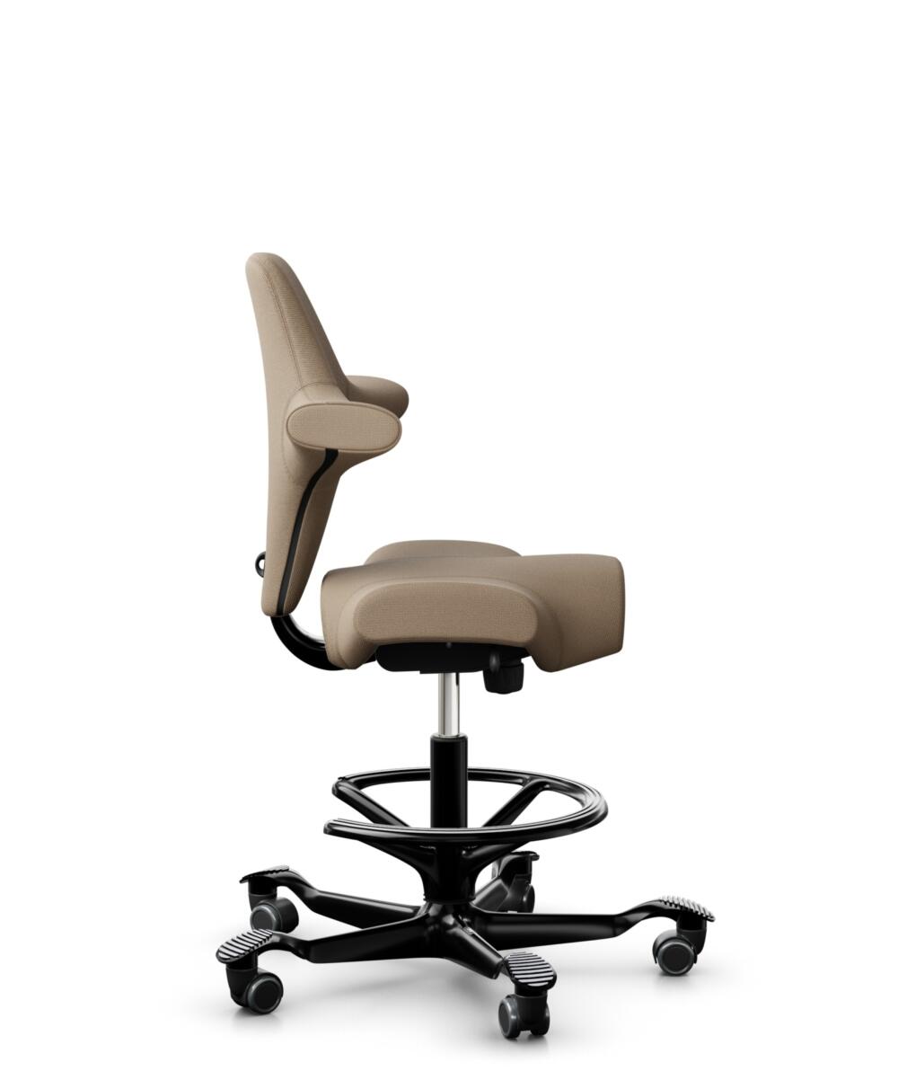 HÅG Capisco 8106 - Select (Gabriel) - Wol / Polyamide - SC61184 - Light brown - Framekleur - Zwart - Gasveer - 200 mm (Zithoogte 46-64cm) - Vloercontact - Zachte wielen t.b.v. harde vloeren - Voetenring - Ja, in framekleur - Voetster - Nee, voetster in... - 2