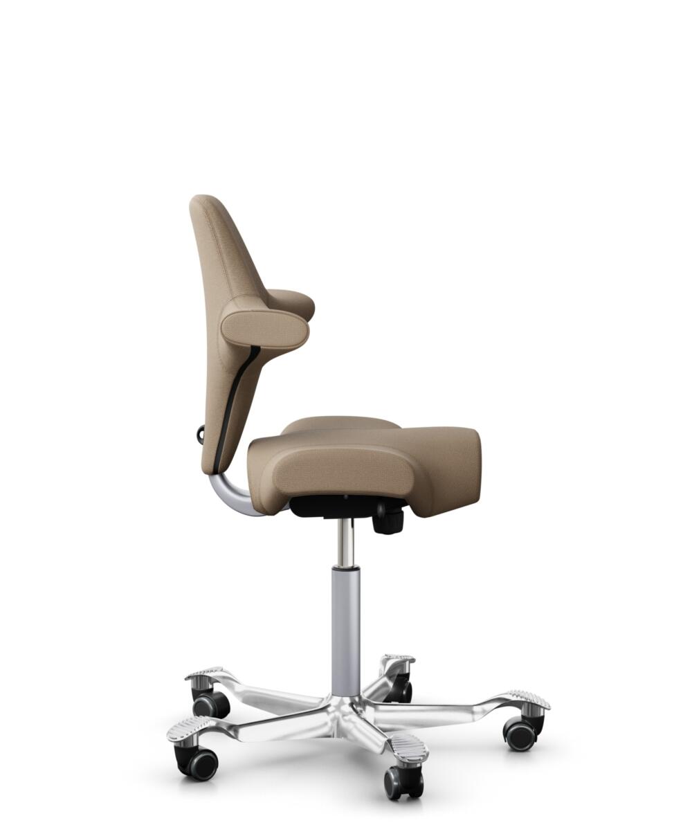 HÅG Capisco 8106 - Select (Gabriel) - Wol / Polyamide - SC61184 - Light brown - Framekleur - Zilver - Gasveer - 150 mm (Zithoogte 40-55cm) - Vloercontact - Harde wielen t.b.v. zachte vloeren - Voetenring - Nee, geen voetenring - Voetster - Ja, voetster... - 2