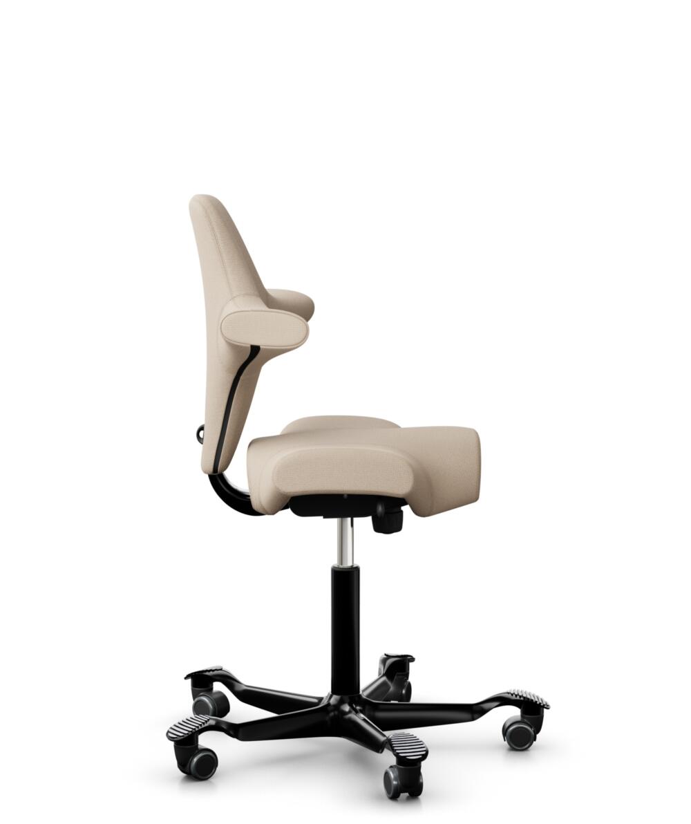 HÅG Capisco 8106 - Select (Gabriel) - Wol / Polyamide - SC61188 - Light beige - Framekleur - Zwart - Gasveer - 200 mm (Zithoogte 46-64cm) - Vloercontact - Harde wielen t.b.v. zachte vloeren - Voetenring - Nee, geen voetenring - Voetster - Nee, voetster... - 2