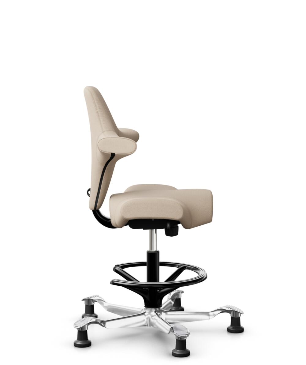 HÅG Capisco 8106 - Select (Gabriel) - Wol / Polyamide - SC61188 - Light beige - Framekleur - Zwart - Gasveer - 265 mm (Zithoogte 53-79cm) - Vloercontact - Glijdoppen - Voetenring - Ja, in framekleur - Voetster - Ja, voetster in gepolijst aluminium - 2