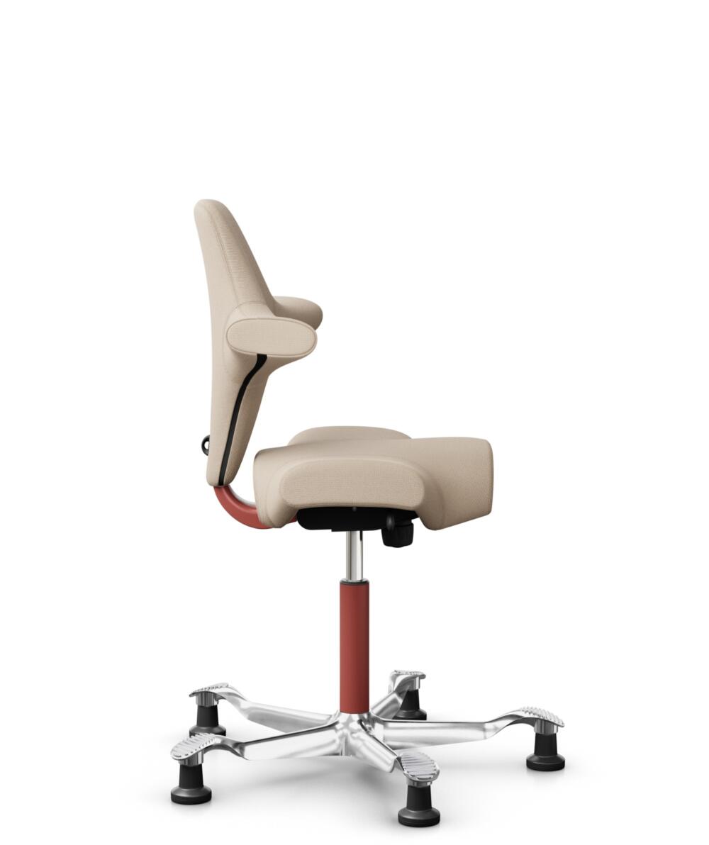 HÅG Capisco 8106 - Select (Gabriel) - Wol / Polyamide - SC61188 - Light beige - Framekleur - Blush Rose - Gasveer - 200 mm (Zithoogte 46-64cm) - Vloercontact - Glijdoppen - Voetenring - Nee, geen voetenring - Voetster - Ja, voetster in gepolijst aluminium - 2