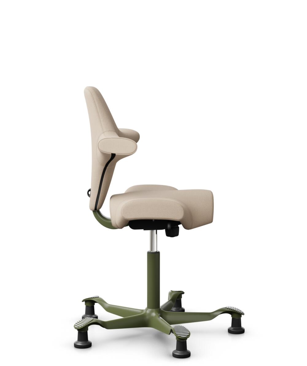 HÅG Capisco 8106 - Select (Gabriel) - Wol / Polyamide - SC61188 - Light beige - Framekleur - Moss Grey - Gasveer - 265 mm (Zithoogte 53-79cm) - Vloercontact - Glijdoppen - Voetenring - Nee, geen voetenring - Voetster - Nee, voetster in framekleur - 2