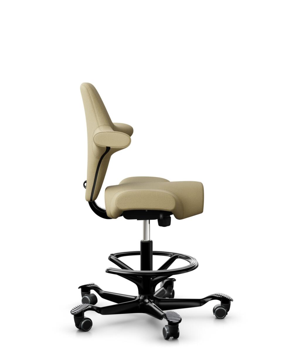 HÅG Capisco 8106 - Select (Gabriel) - Wol / Polyamide - SC62097 - Light ochre - Framekleur - Zwart - Gasveer - 200 mm (Zithoogte 46-64cm) - Vloercontact - Harde wielen t.b.v. zachte vloeren - Voetenring - Ja, in framekleur - Voetster - Nee, voetster in... - 2