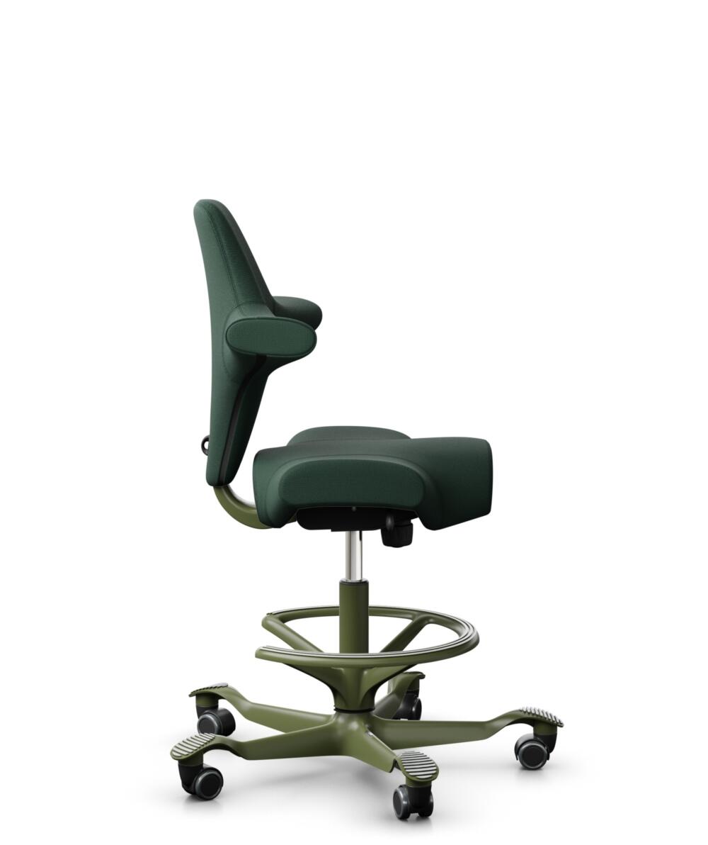 HÅG Capisco 8106 - Select (Gabriel) - Wol / Polyamide - SC68209 - Dark green - Framekleur - Moss Grey - Gasveer - 265 mm (Zithoogte 53-79cm) - Vloercontact - Zachte wielen t.b.v. harde vloeren - Voetenring - Ja, in framekleur - Voetster - Nee, voetster... - 2