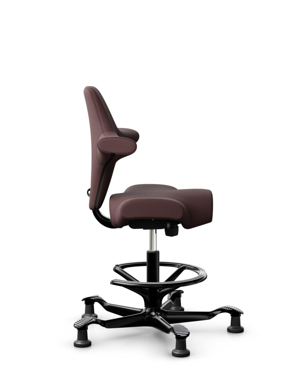 HÅG Capisco 8106 - Select (Gabriel) - Wol / Polyamide - SC61186 - Chestnut - Framekleur - Zwart - Gasveer - 265 mm (Zithoogte 53-79cm) - Vloercontact - Glijdoppen - Voetenring - Ja, in framekleur - Voetster - Nee, voetster in framekleur - 2