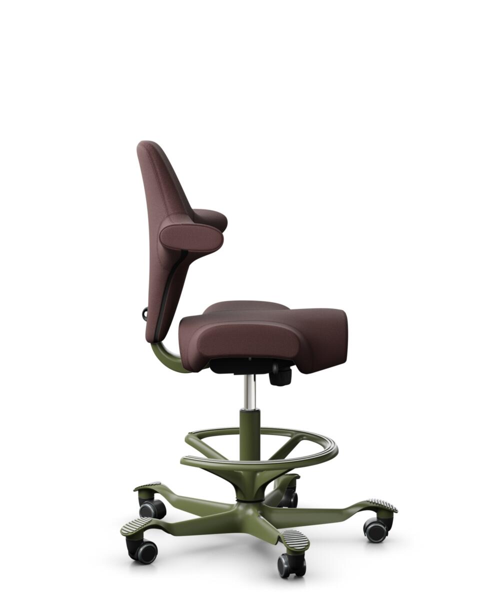 HÅG Capisco 8106 - Select (Gabriel) - Wol / Polyamide - SC61186 - Chestnut - Framekleur - Moss Grey - Gasveer - 265 mm (Zithoogte 53-79cm) - Vloercontact - Zachte wielen t.b.v. harde vloeren - Voetenring - Ja, in framekleur - Voetster - Nee, voetster i... - 2