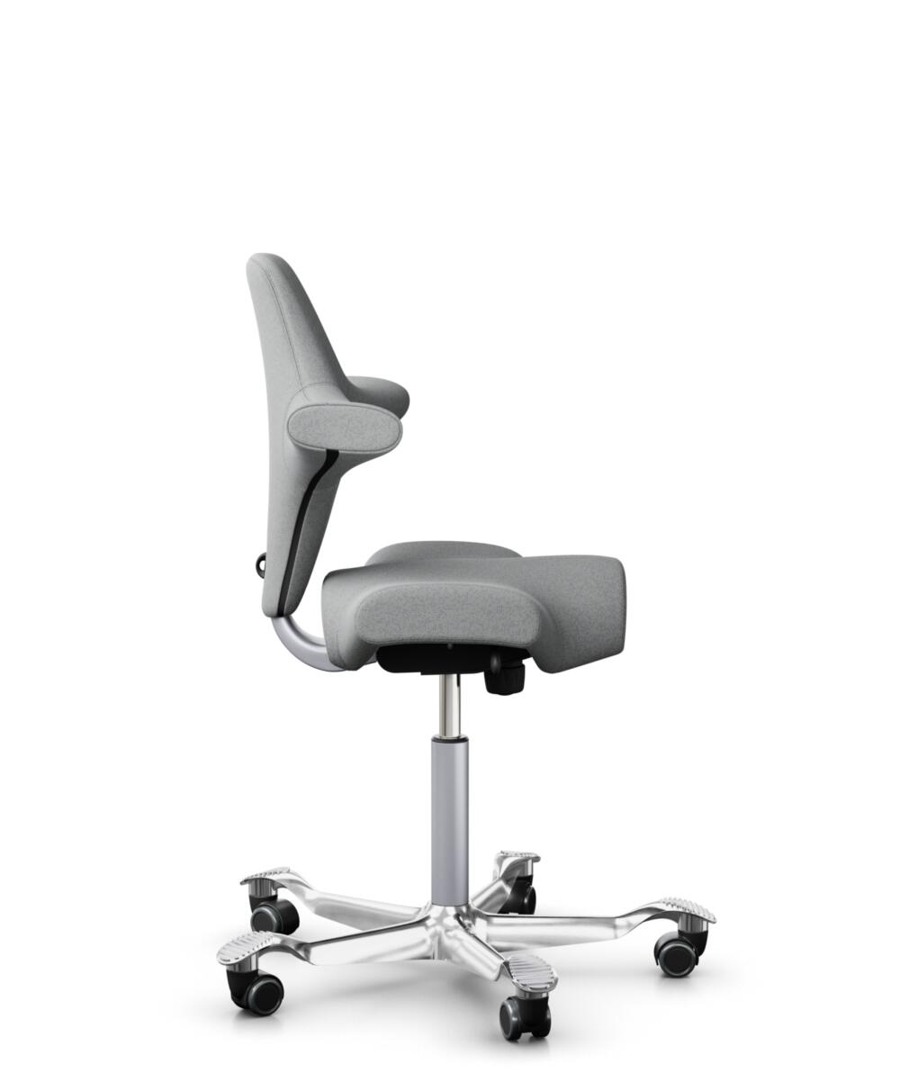 HÅG Capisco 8106 - Capture (Gabriel) - Wol / Polyamide - CPT4102 - Light grey - Framekleur - Zilver - Gasveer - 150 mm (Zithoogte 40-55cm) - Vloercontact - Harde wielen t.b.v. zachte vloeren - Voetenring - Nee, geen voetenring - Voetster - Ja, voetster... - 2