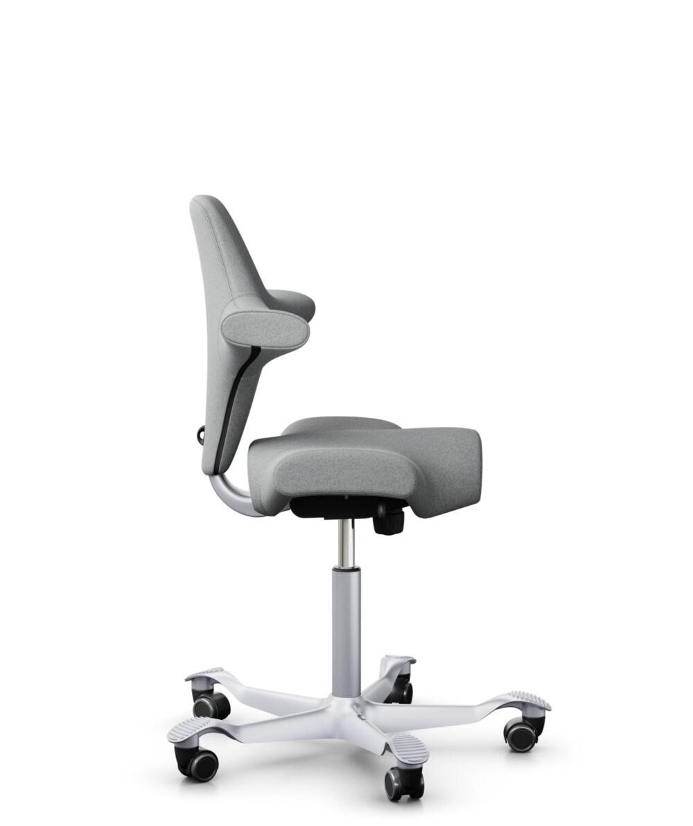 HÅG Capisco 8106 - Capture (Gabriel) - Wol / Polyamide - CPT4102 - Light grey - Framekleur - Zilver - Gasveer - 200 mm (Zithoogte 46-64cm) - Vloercontact - Zachte wielen t.b.v. harde vloeren - Voetenring - Nee, geen voetenring - Voetster - Nee, voetste... - 2