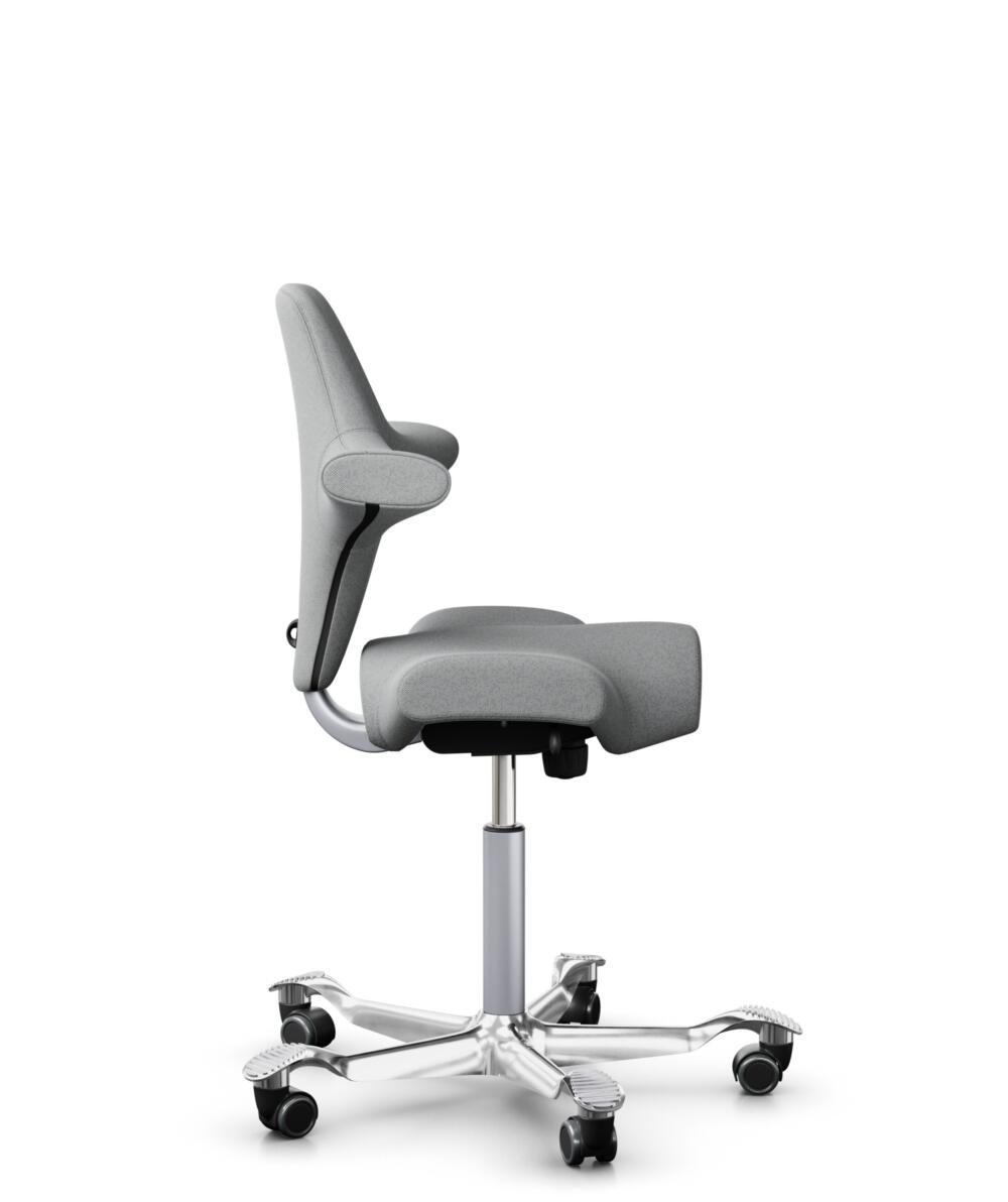 HÅG Capisco 8106 - Capture (Gabriel) - Wol / Polyamide - CPT4102 - Light grey - Framekleur - Zilver - Gasveer - 265 mm (Zithoogte 53-79cm) - Vloercontact - Zachte wielen t.b.v. harde vloeren - Voetenring - Nee, geen voetenring - Voetster - Ja, voetster... - 2