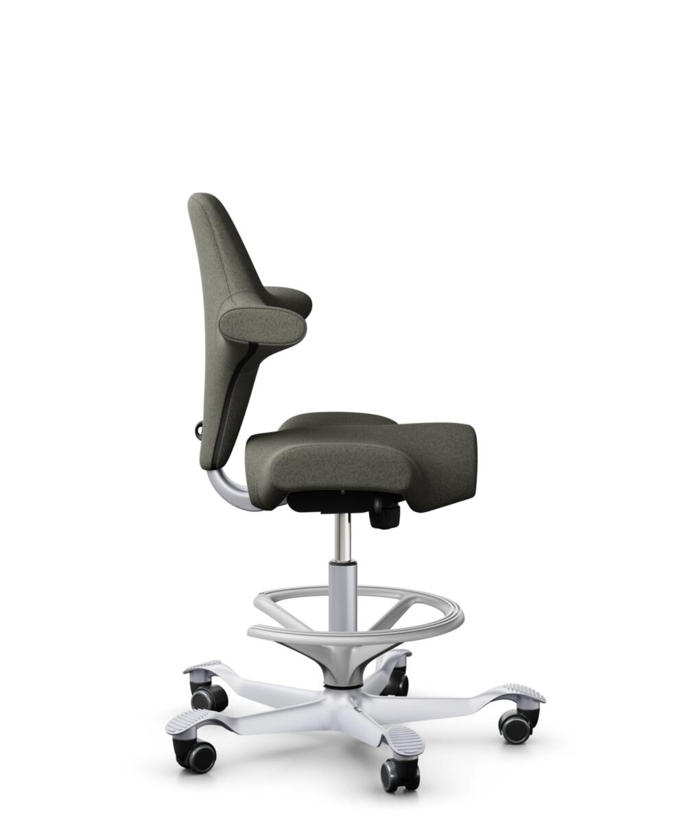HÅG Capisco 8106 - Capture (Gabriel) - Wol / Polyamide - CPT4401 - Warm grey - Framekleur - Zilver - Gasveer - 200 mm (Zithoogte 46-64cm) - Vloercontact - Harde wielen t.b.v. zachte vloeren - Voetenring - Ja, in framekleur - Voetster - Nee, voetster in... - 2