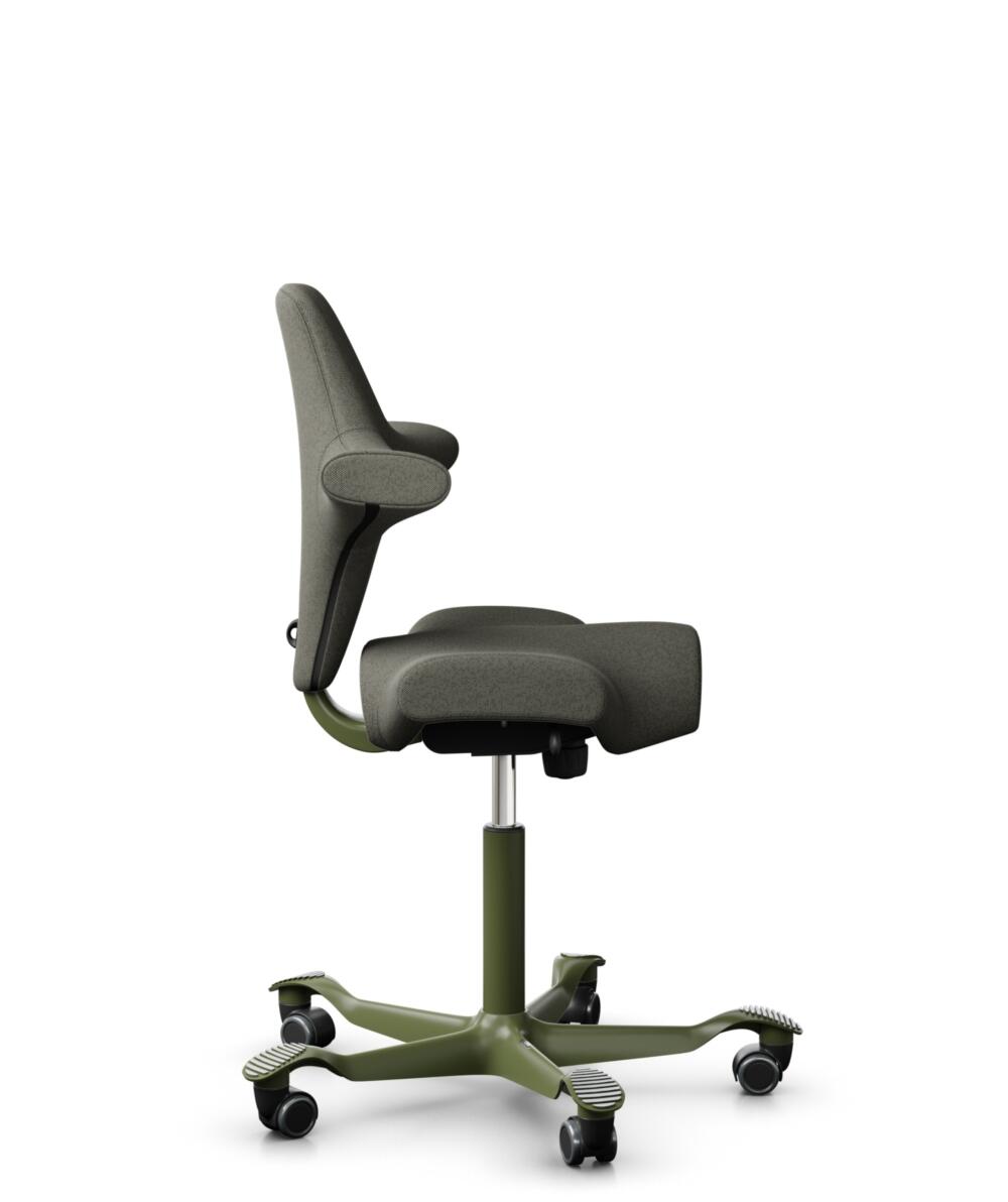 HÅG Capisco 8106 - Capture (Gabriel) - Wol / Polyamide - CPT4401 - Warm grey - Framekleur - Moss Grey - Gasveer - 150 mm (Zithoogte 40-55cm) - Vloercontact - Zachte wielen t.b.v. harde vloeren - Voetenring - Nee, geen voetenring - Voetster - Nee, voets... - 2