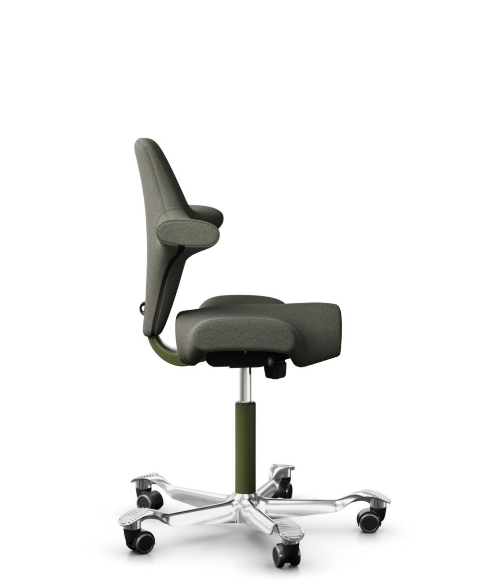 HÅG Capisco 8106 - Capture (Gabriel) - Wol / Polyamide - CPT4401 - Warm grey - Framekleur - Moss Grey - Gasveer - 265 mm (Zithoogte 53-79cm) - Vloercontact - Zachte wielen t.b.v. harde vloeren - Voetenring - Nee, geen voetenring - Voetster - Ja, voetst... - 2