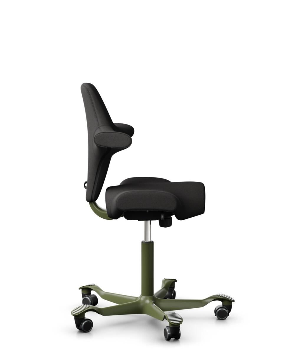 HÅG Capisco 8106 - Capture (Gabriel) - Wol / Polyamide - CPT5501 - Charcoal - Framekleur - Moss Grey - Gasveer - 150 mm (Zithoogte 40-55cm) - Vloercontact - Zachte wielen t.b.v. harde vloeren - Voetenring - Nee, geen voetenring - Voetster - Nee, voetst... - 2