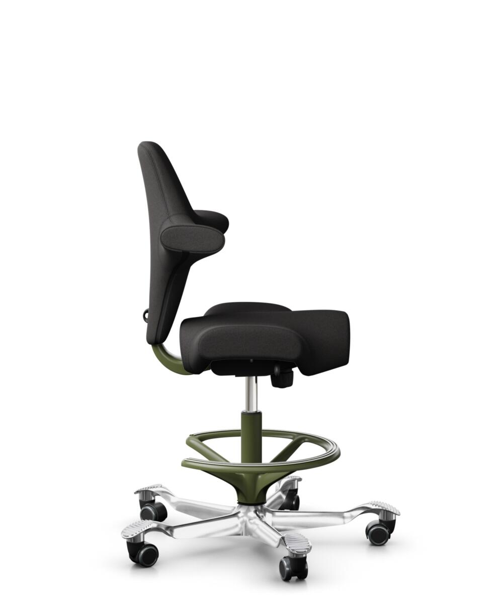 HÅG Capisco 8106 - Capture (Gabriel) - Wol / Polyamide - CPT5501 - Charcoal - Framekleur - Moss Grey - Gasveer - 200 mm (Zithoogte 46-64cm) - Vloercontact - Zachte wielen t.b.v. harde vloeren - Voetenring - Ja, in framekleur - Voetster - Ja, voetster i... - 2