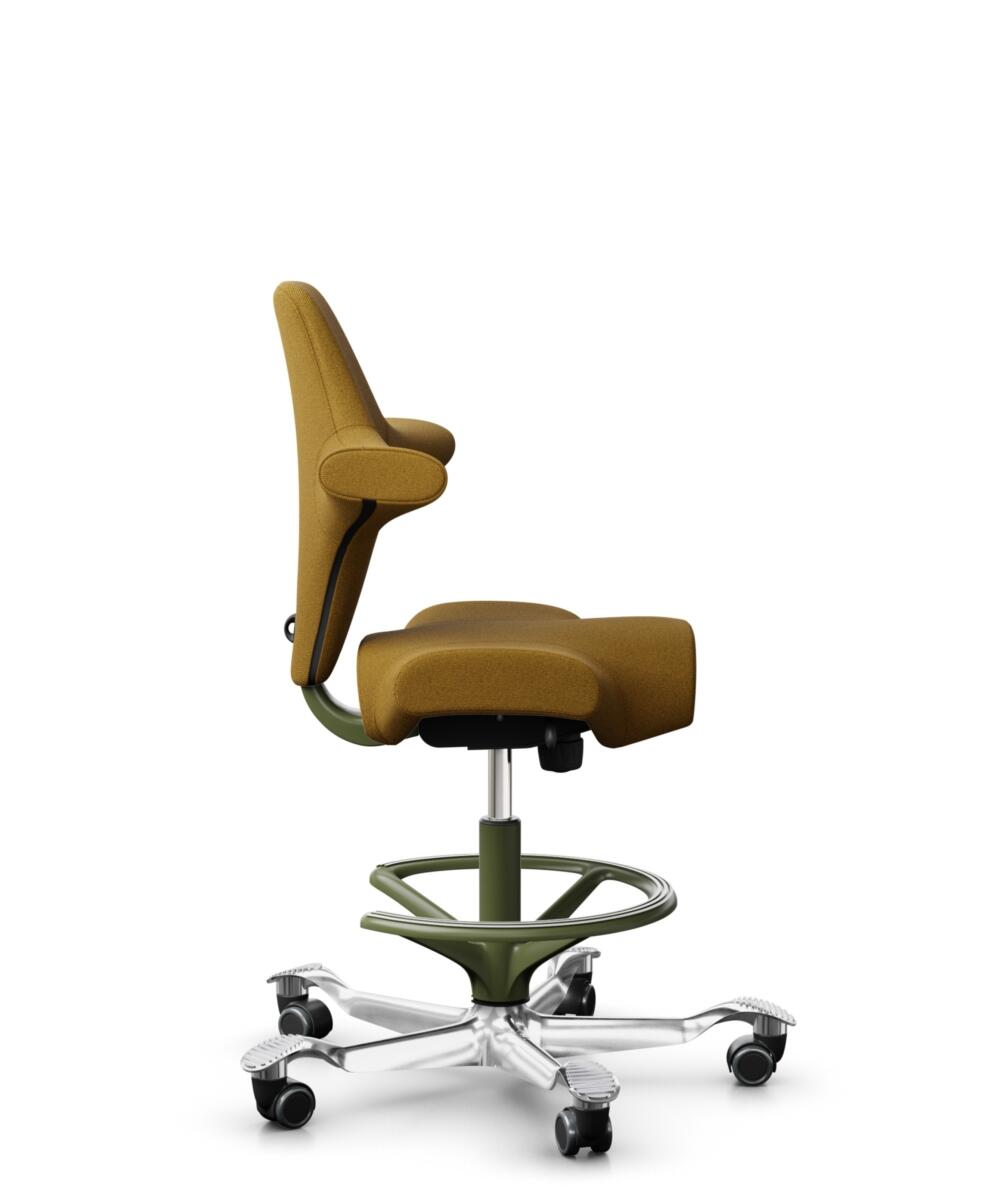 HÅG Capisco 8106 - Capture (Gabriel) - Wol / Polyamide - CPT6401 - Ochre - Framekleur - Moss Grey - Gasveer - 200 mm (Zithoogte 46-64cm) - Vloercontact - Zachte wielen t.b.v. harde vloeren - Voetenring - Ja, in framekleur - Voetster - Ja, voetster in g... - 2