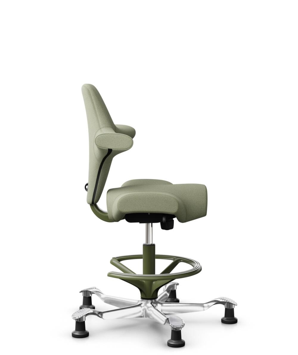 HÅG Capisco 8106 - Capture (Gabriel) - Wol / Polyamide - CPT5101 - Green-grey - Framekleur - Moss Grey - Gasveer - 200 mm (Zithoogte 46-64cm) - Vloercontact - Glijdoppen - Voetenring - Ja, in framekleur - Voetster - Ja, voetster in gepolijst aluminium - 2