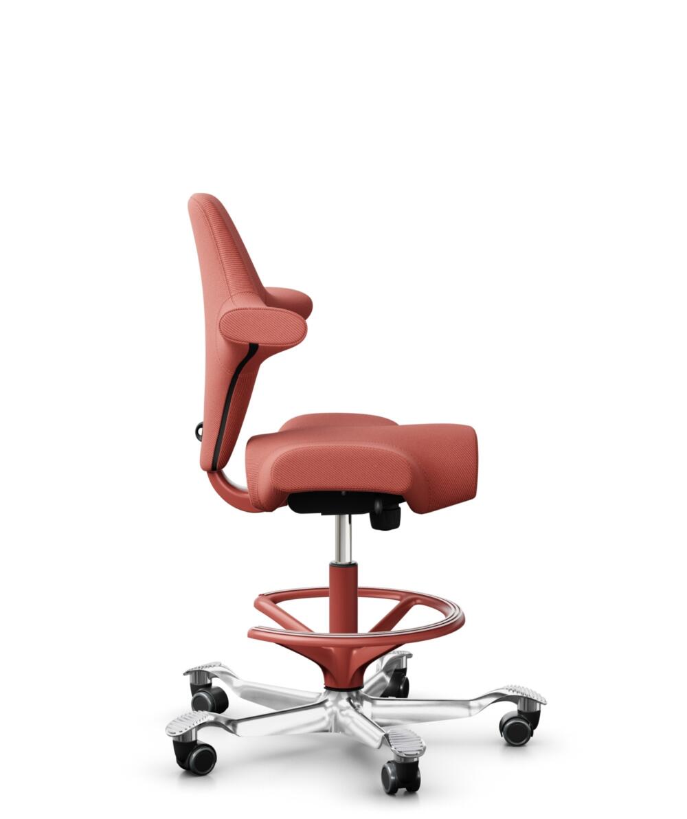 HÅG Capisco 8106 - Oceanic (Camira) - Gerecycled Polyester - OCI012 - Orange-red - Framekleur - Blush Rose - Gasveer - 200 mm (Zithoogte 46-64cm) - Vloercontact - Harde wielen t.b.v. zachte vloeren - Voetenring - Ja, in framekleur - Voetster - Ja, voet... - 2