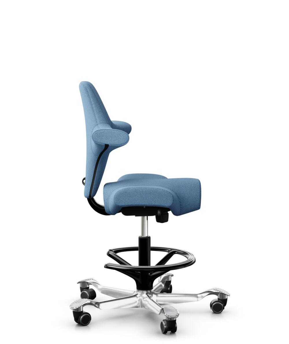 HÅG Capisco 8106 - Oceanic (Camira) - Gerecycled Polyester - OCI011 - Light blue - Framekleur - Zwart - Gasveer - 265 mm (Zithoogte 53-79cm) - Vloercontact - Harde wielen t.b.v. zachte vloeren - Voetenring - Ja, in framekleur - Voetster - Ja, voetster ... - 2