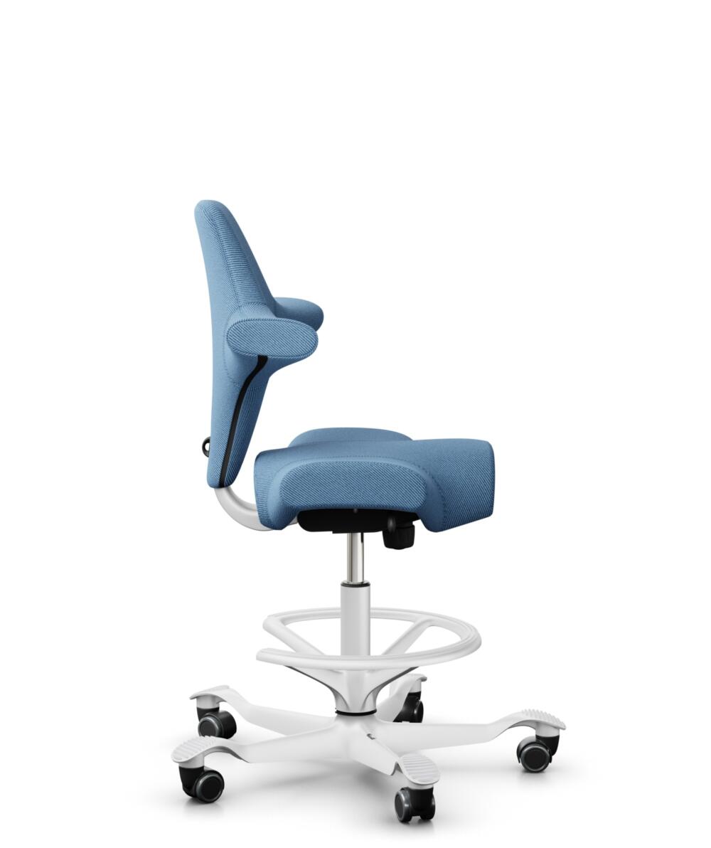 HÅG Capisco 8106 - Oceanic (Camira) - Gerecycled Polyester - OCI011 - Light blue - Framekleur - Wit - Gasveer - 200 mm (Zithoogte 46-64cm) - Vloercontact - Harde wielen t.b.v. zachte vloeren - Voetenring - Ja, in framekleur - Voetster - Nee, voetster i... - 2