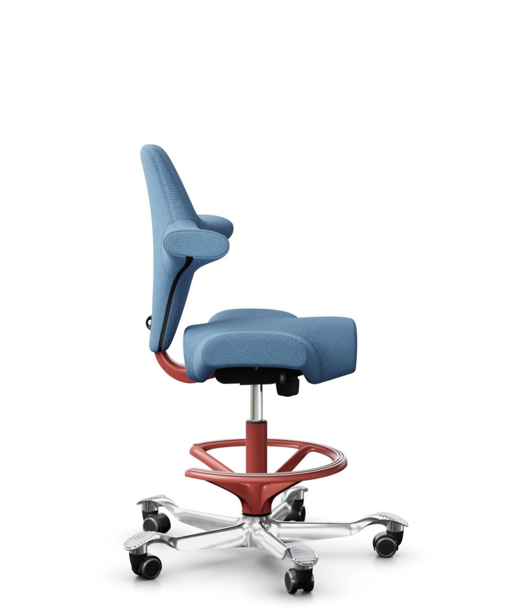 HÅG Capisco 8106 - Oceanic (Camira) - Gerecycled Polyester - OCI011 - Light blue - Framekleur - Blush Rose - Gasveer - 265 mm (Zithoogte 53-79cm) - Vloercontact - Harde wielen t.b.v. zachte vloeren - Voetenring - Ja, in framekleur - Voetster - Ja, voet... - 2